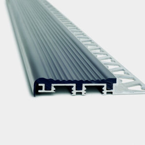 Atrim Protector de Escalón Negro ART 1924