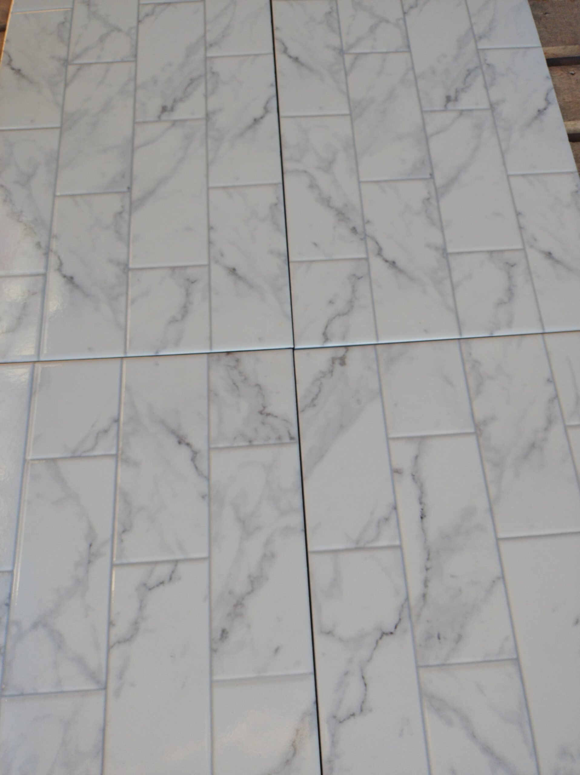 SUBWAY CARRARA FONDO 2